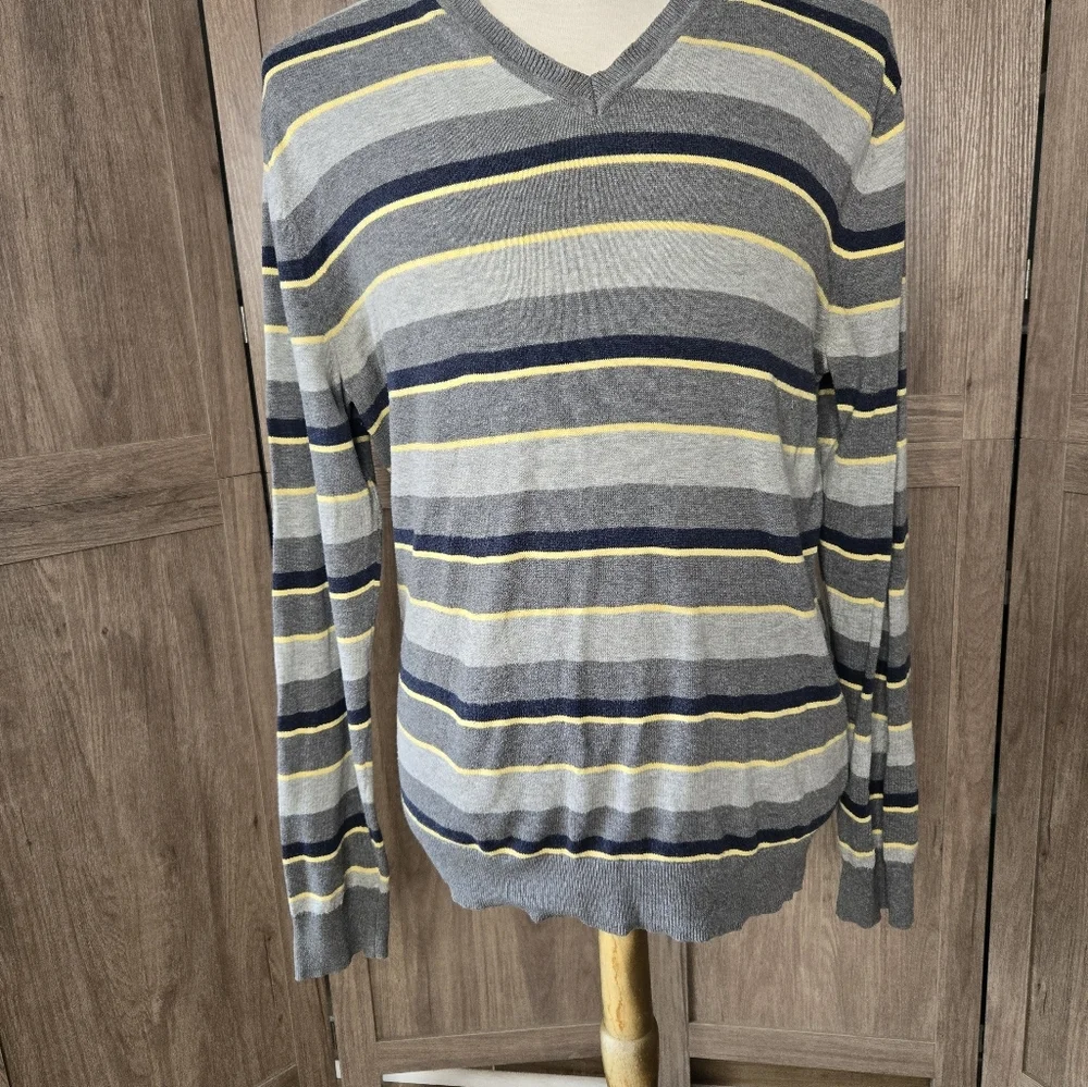 Banana Republic chest 20